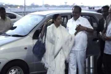সোয়া ৯টায় আসছে মমতাকে বহনকারী বিমান